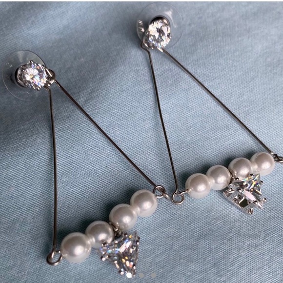 ✨ Silver triangle earrings ✨ - Picture 1 of 3